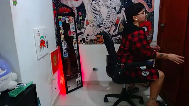 isabeautyx19 online show from May 9, 2026, 2:17 am