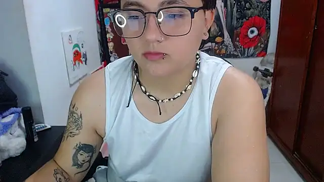isabeautyx19 online show from May 10, 2026, 5:01 am