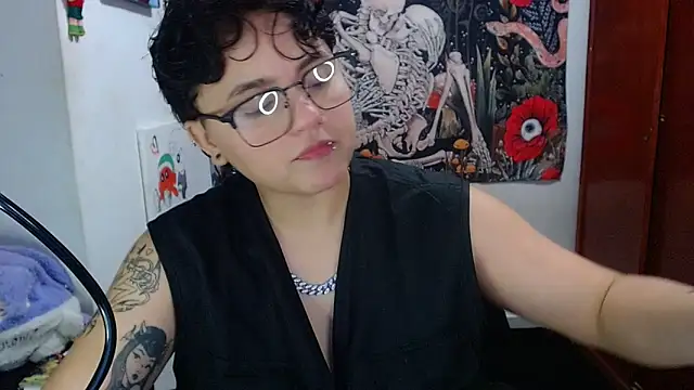 isabeautyx19 online show from May 15, 2026, 12:06 am