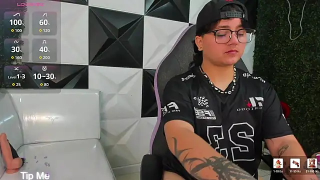 isabeautyx19 online show from June 10, 2026, 1:43 pm