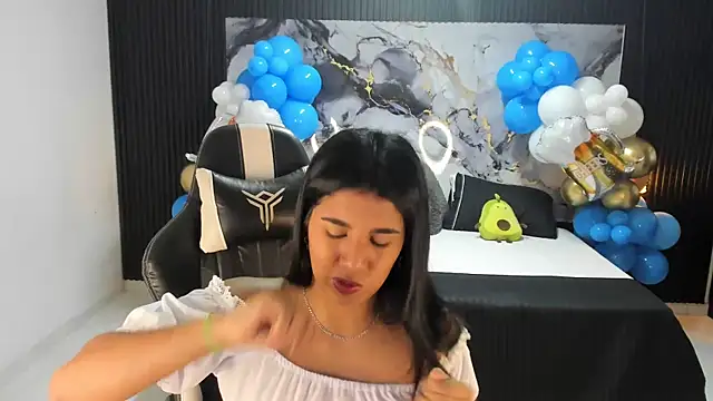 Snapshot of Ivy_16 chatting on September 23, 2025, 11:57 am Ivy 16 online show from September 23, 2025, 11:57 am