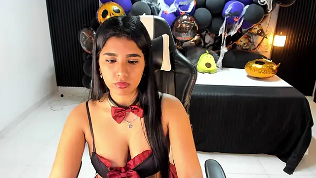 Snapshot of Ivy_16 chatting on October 29, 2025, 12:07 pm Ivy 16 online show from October 29, 2025, 12:07 pm