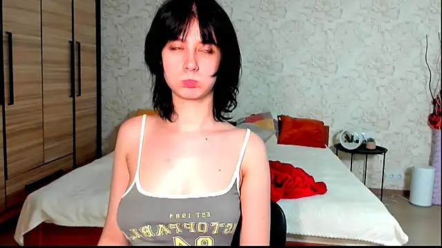 JulisSweet online show from December 14, 2024, 1:49 pm