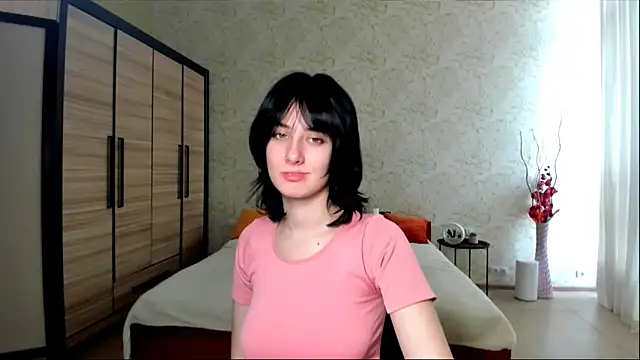 JulisSweet online show from December 19, 2024, 8:02 am