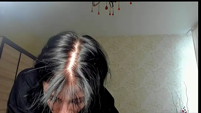 JulisSweet online show from January 6, 2025, 8:14 am