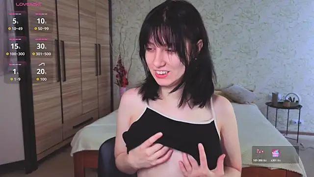 JulisSweet online show from October 17, 2025, 9:23 am