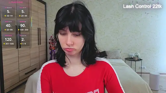 JulisSweet online show from May 15, 2026, 7:04 am