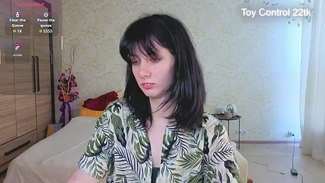 JulisSweet online show from June 23, 2026, 7:17 am