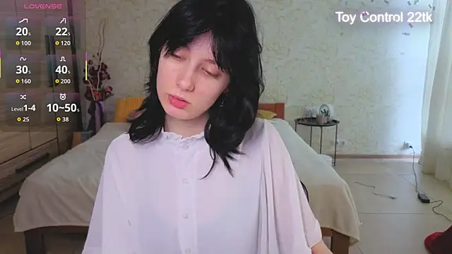 JulisSweet online show from June 26, 2026, 7:24 am