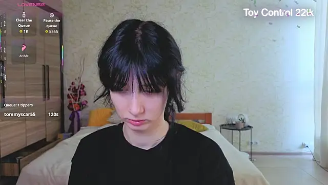 JulisSweet online show from July 3, 2026, 6:42 am