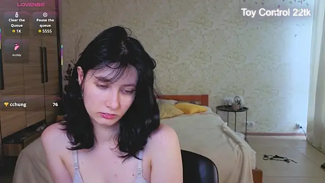 JulisSweet online show from July 14, 2026, 10:54 am