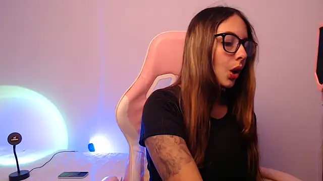 Snapshot of lalawhitte chatting on September 19, 2025, 8:42 pm lalawhitte online show from September 19, 2025, 8:42 pm