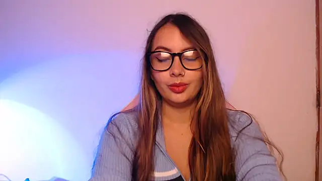 lalawhitte online show from November 11, 2025, 11:54 am