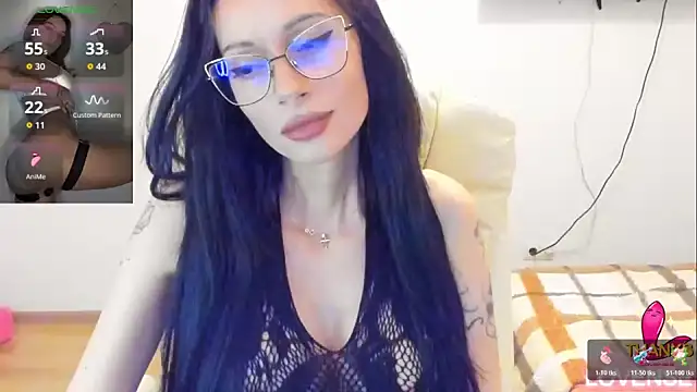 kissnicol32 online show from May 3, 2026, 4:24 pm
