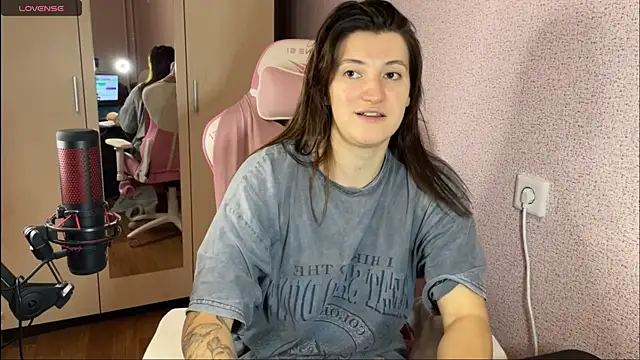 Katrin  kiss online show from February 2, 2025, 3:28 pm