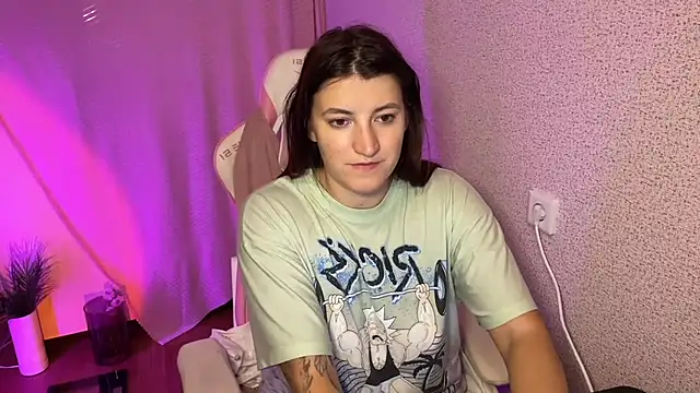 Katrin  kiss online show from October 26, 2025, 3:07 pm