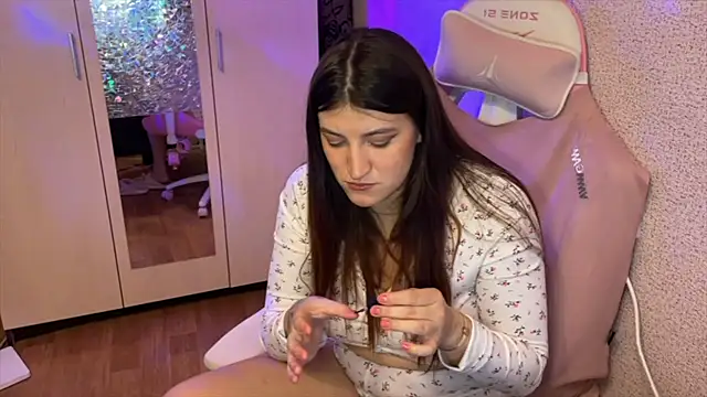 Katrin  kiss online show from February 3, 2026, 5:29 pm