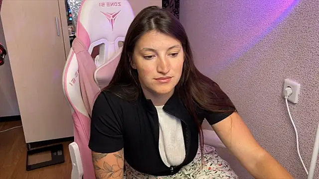 Katrin  kiss online show from June 24, 2026, 4:17 pm