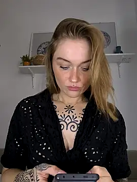 Goldloeckchen159 online show from October 19, 2025, 12:39 pm