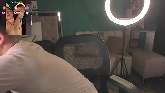 Snapshot of Brat_ chatting on September 29, 2025, 12:43 pm Brat online show from September 29, 2025, 12:43 pm