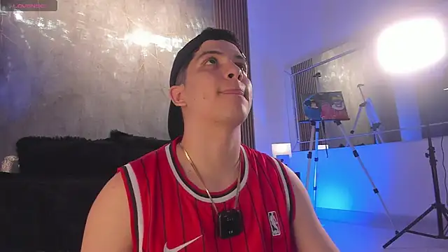 Brat  online show from November 27, 2025, 12:02 am