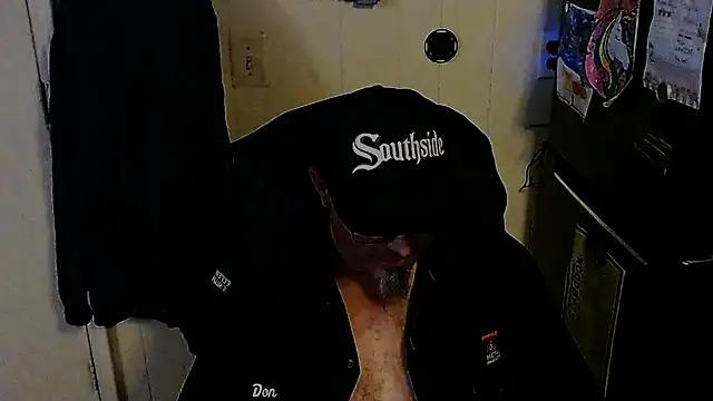 KrazyLegz online show from November 19, 2025, 11:27 pm