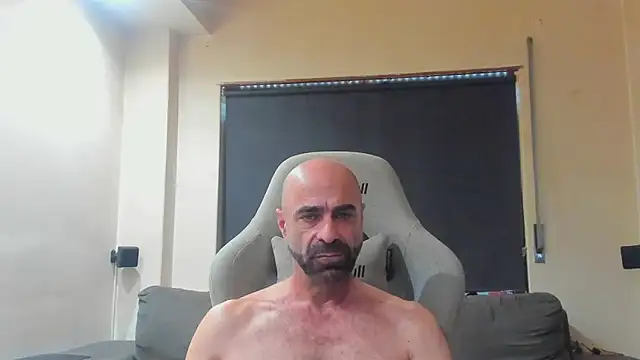 Snapshot of Bicopflirt chatting on October 6, 2025, 12:35 pm Bicopflirt online show from October 6, 2025, 12:35 pm