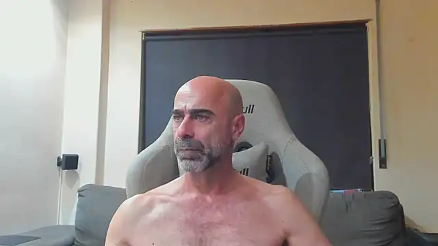 Snapshot of Bicopflirt chatting on October 20, 2025, 11:38 pm Bicopflirt online show from October 20, 2025, 11:38 pm