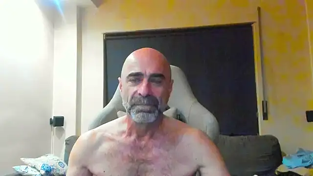 Bicopflirt online show from May 7, 2026, 11:43 pm