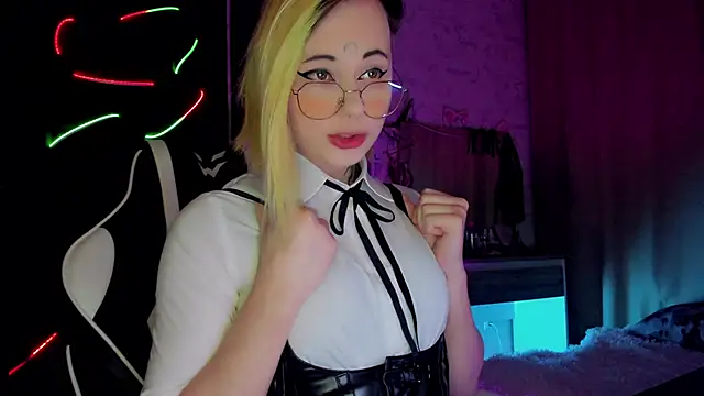 Snapshot of snake__bites chatting on October 9, 2025, 8:40 pm snake  bites online show from October 9, 2025, 8:40 pm