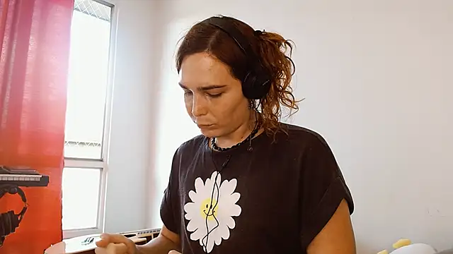 Snapshot of Catnessa chatting on October 20, 2025, 9:59 pm Catnessa online show from October 20, 2025, 9:59 pm