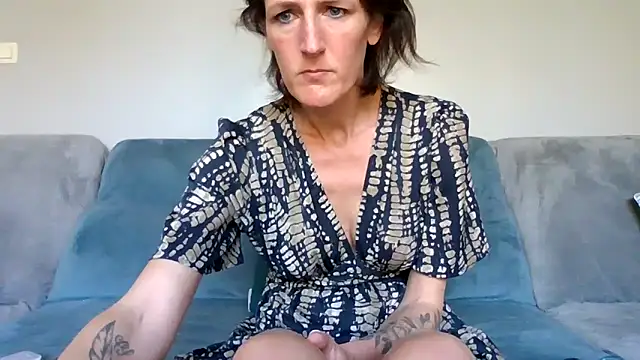 couplesensuel20 online show from April 4, 2026, 9:51 am