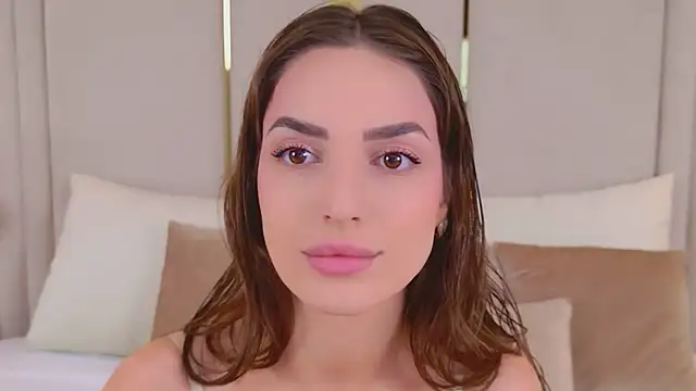 BellaHalles online show from July 26, 2026, 5:59 am