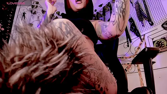 Agatha BDSM online show from April 23, 2026, 9:28 pm