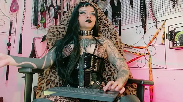 Agatha BDSM online show from April 30, 2026, 8:57 pm