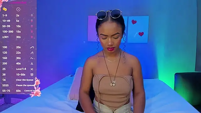 EmmaSmith06 online show from November 18, 2025, 5:39 pm