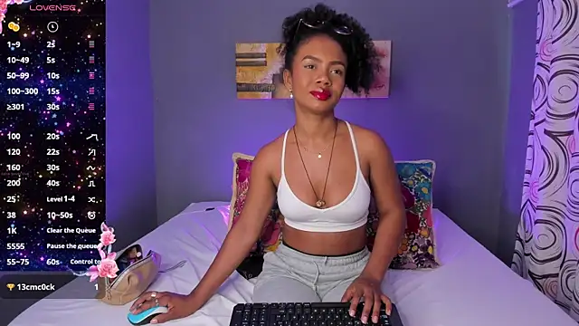 EmmaSmith06 online show from November 26, 2025, 5:14 pm