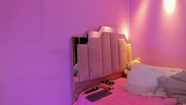 Snapshot of LoveQueen2 chatting on January 7, 2026, 11:56 am LoveQueen2 online show from January 7, 2026, 11:56 am