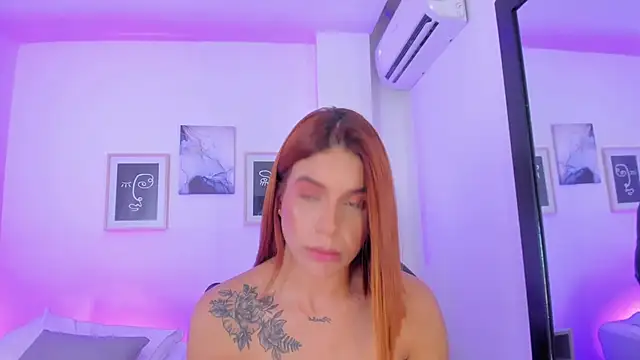 emelie 89 online show from December 11, 2024, 6:20 pm