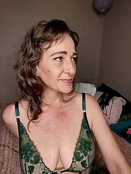 Snapshot of Deviant_Desires_xx chatting on October 19, 2025, 5:24 pm Deviant Desires xx online show from October 19, 2025, 5:24 pm