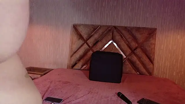 Danielaa a online show from October 24, 2025, 11:34 pm