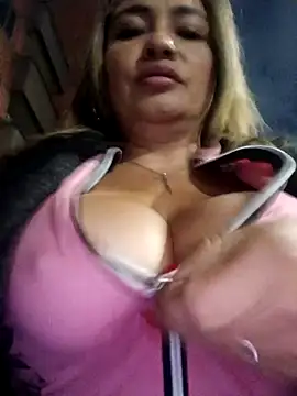 Snapshot of Afroditecash chatting on February 22, 2026, 11:47 pm Afroditecash online show from February 22, 2026, 11:47 pm