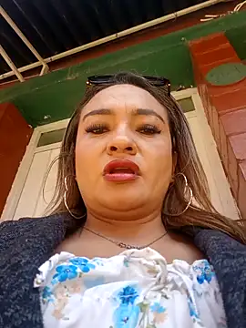 Snapshot of Afroditecash chatting on February 27, 2026, 6:19 pm Afroditecash online show from February 27, 2026, 6:19 pm