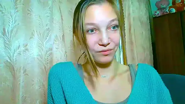 EmillyPlay online show from November 10, 2025, 11:09 am