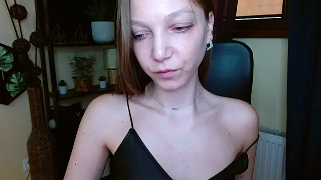 EmillyPlay online show from March 12, 2026, 12:00 pm