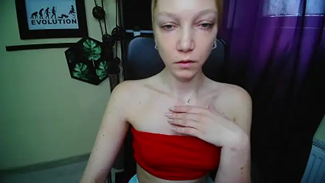 EmillyPlay online show from May 15, 2026, 6:09 am
