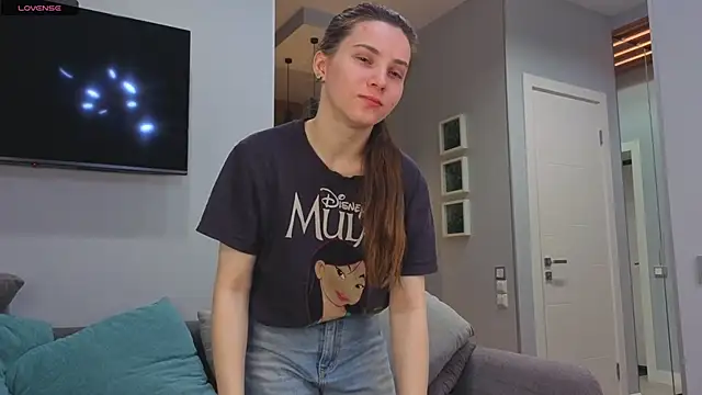 DonnaBurkee online show from November 9, 2025, 4:44 am