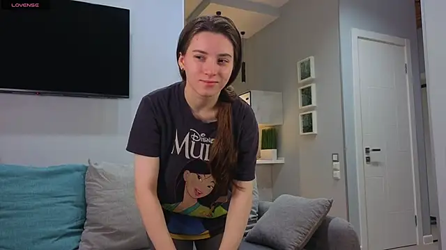 DonnaBurkee online show from November 13, 2025, 4:11 am