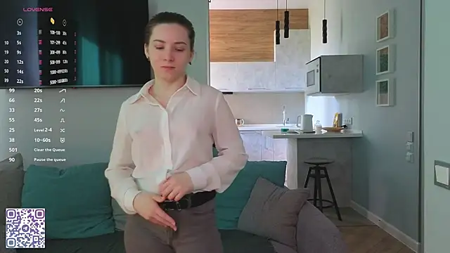 DonnaBurkee online show from May 5, 2026, 4:09 am