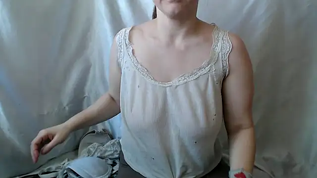 Burberrry  online show from March 7, 2025, 8:02 am